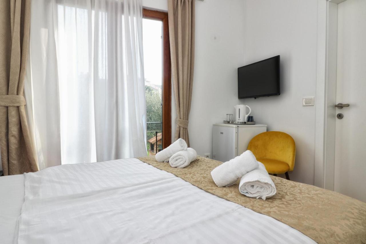 Kseni Accommodation Ровинь Экстерьер фото