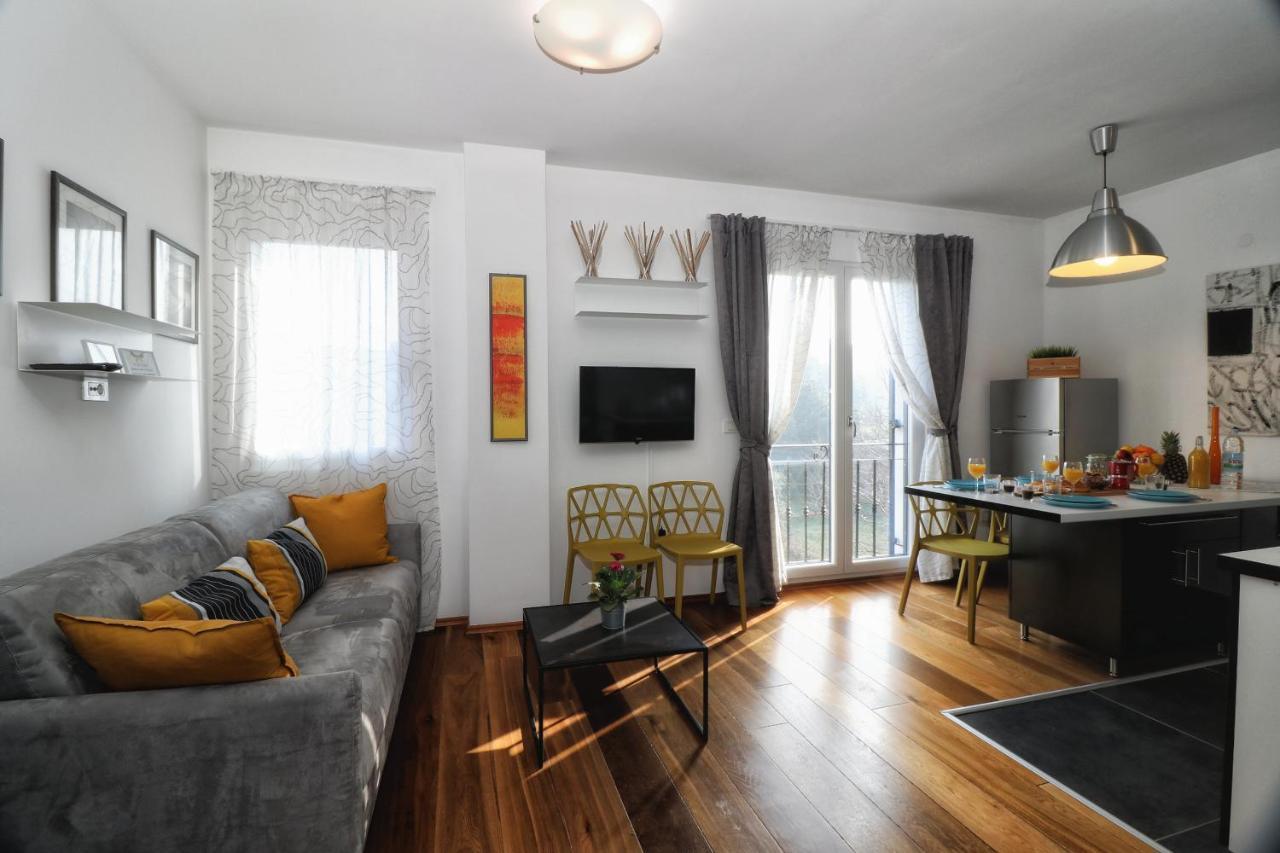 Kseni Accommodation Ровинь Экстерьер фото