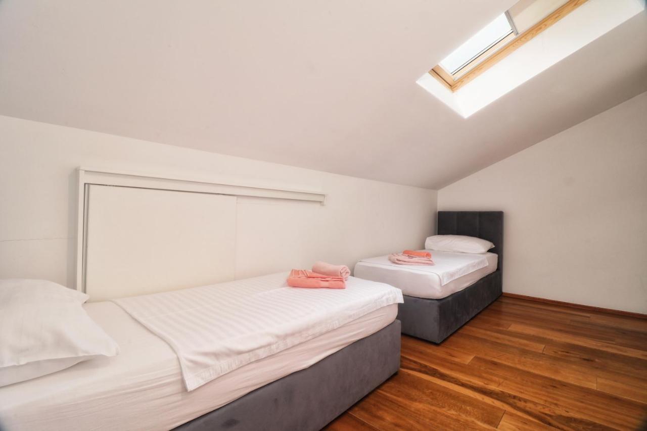 Kseni Accommodation Ровинь Экстерьер фото