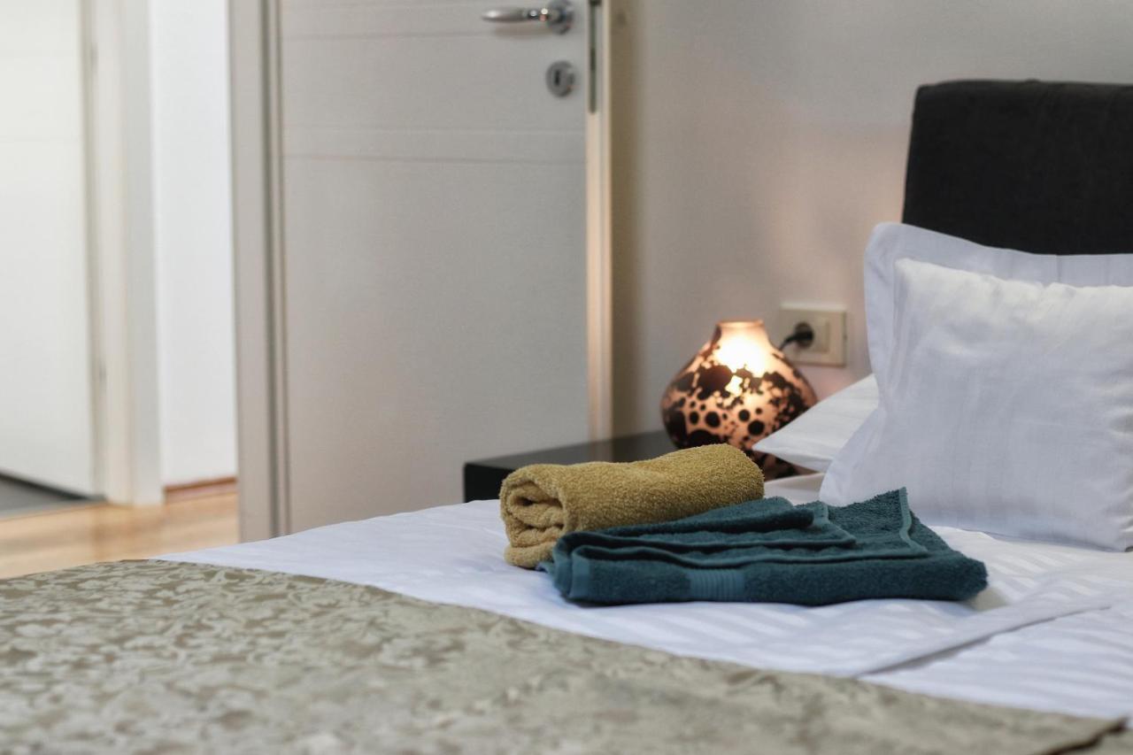 Kseni Accommodation Ровинь Экстерьер фото