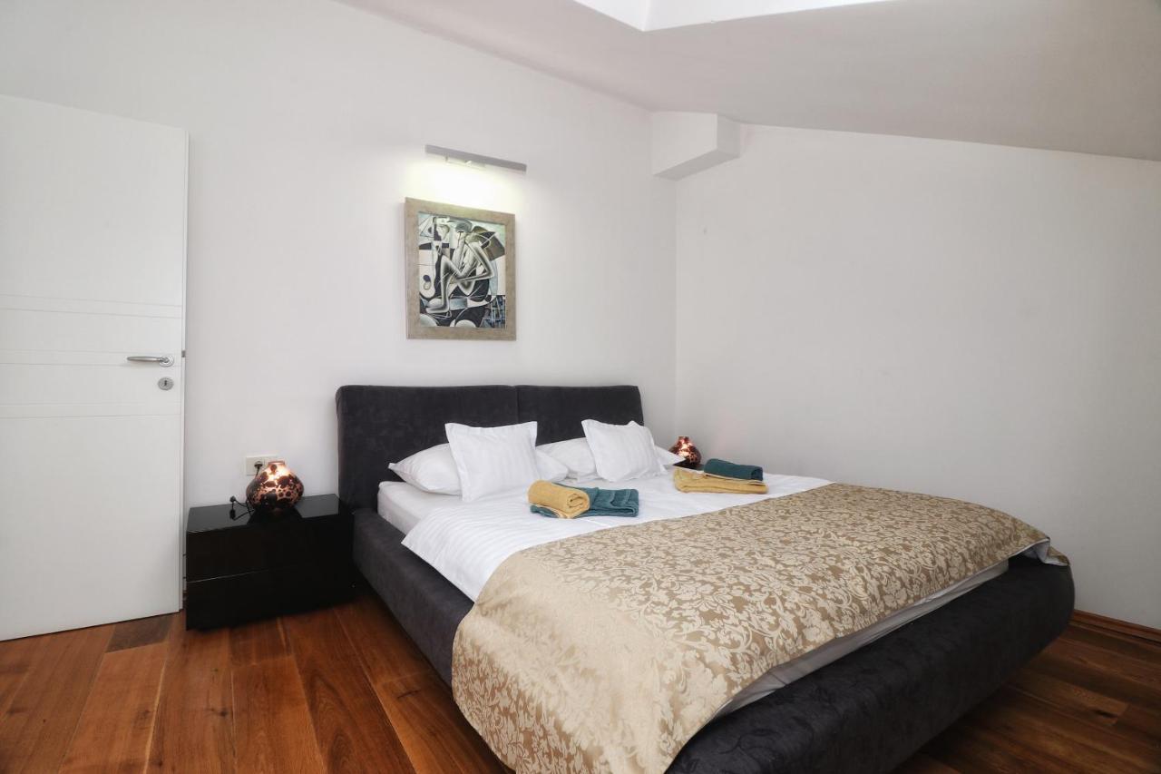 Kseni Accommodation Ровинь Экстерьер фото