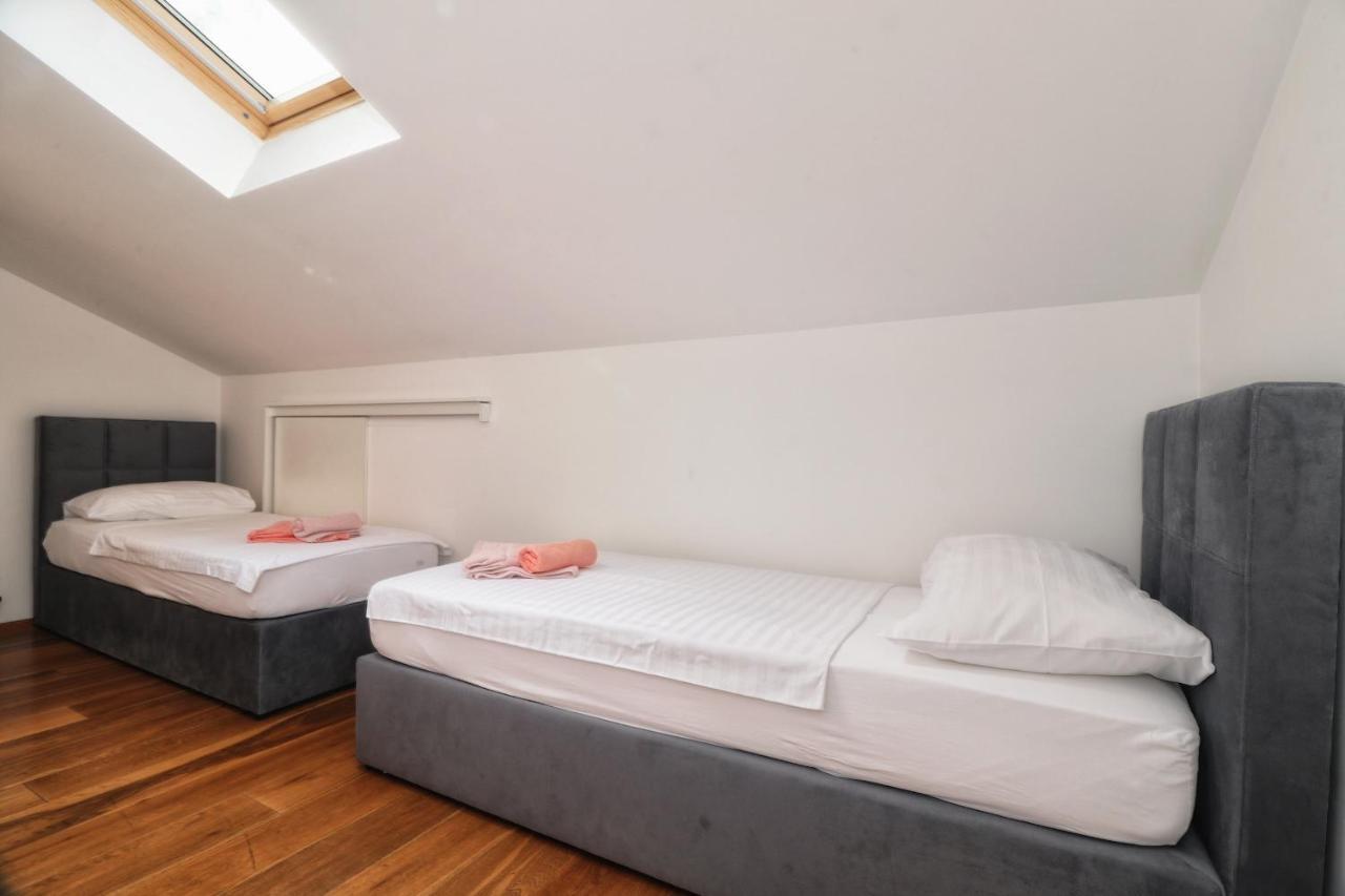 Kseni Accommodation Ровинь Экстерьер фото