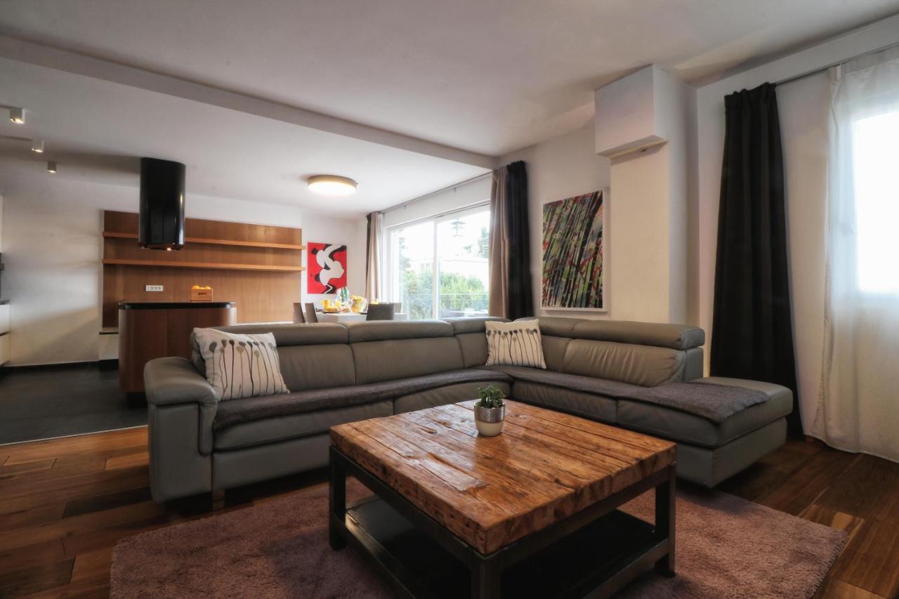 Kseni Accommodation Ровинь Экстерьер фото
