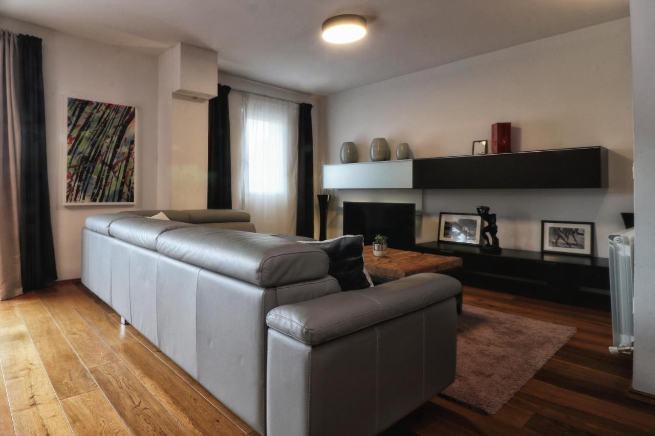 Kseni Accommodation Ровинь Экстерьер фото